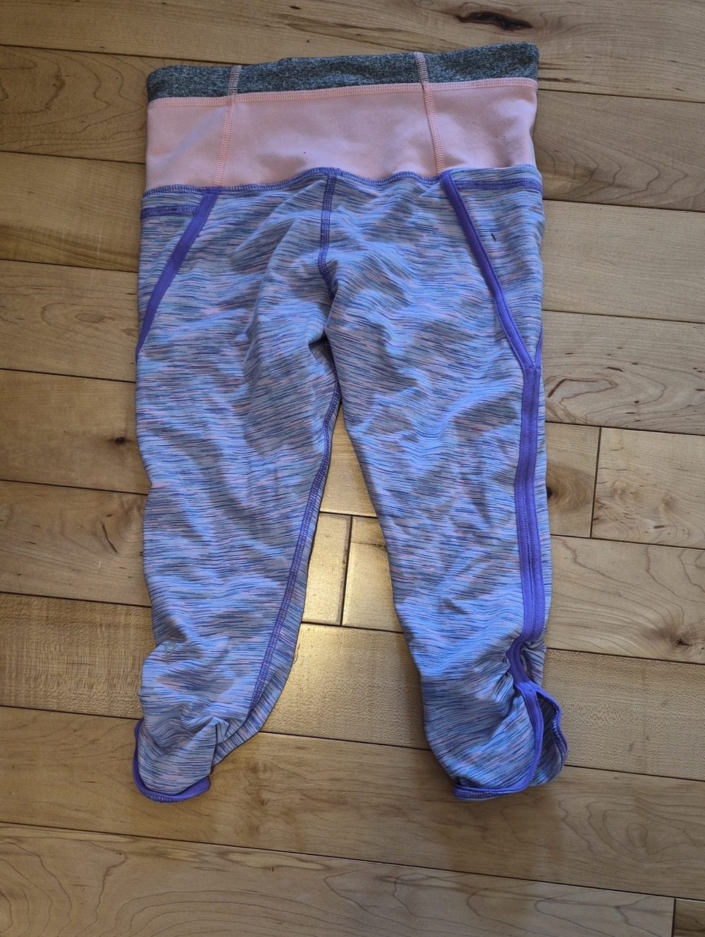 Girls Size 10 Ivivva Lilac Athletic Capri Leggings with Pink Waistband